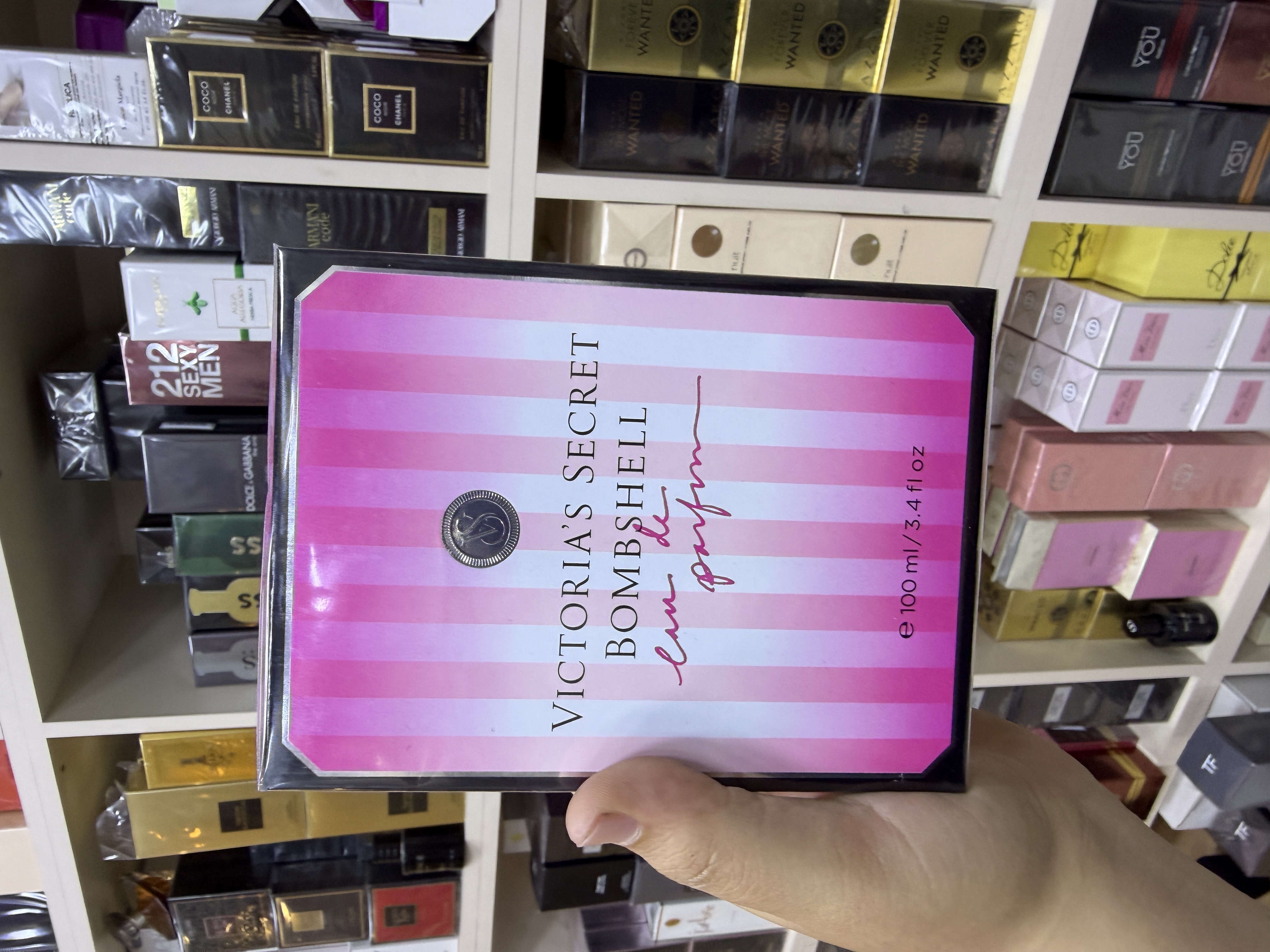VICTORIA SECRET BOMBSHELL